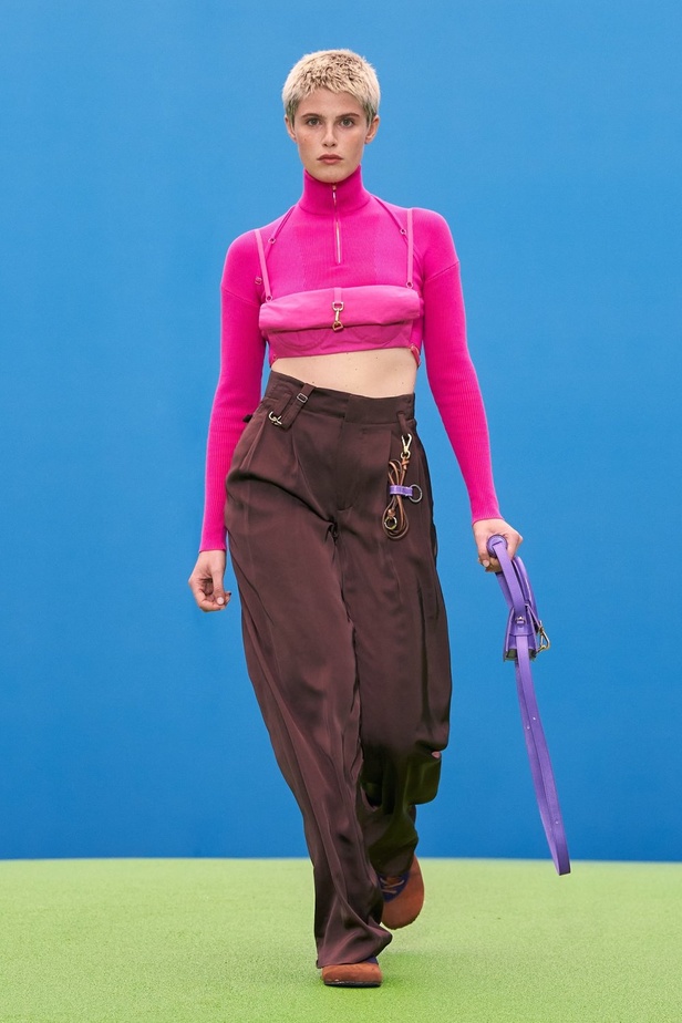 Jacquemus يعود إلى عروض الأزياء مع مجموعة لخريف 2021 