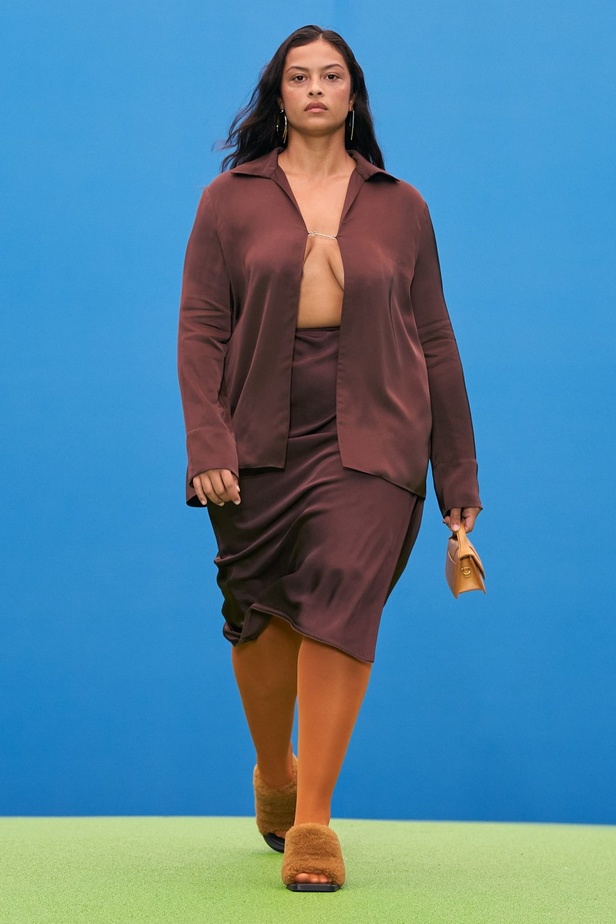 Jacquemus يعود إلى عروض الأزياء مع مجموعة لخريف 2021 