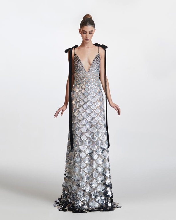 تفاصيل مبهرة في مجموعة طوني ورد من الهوت كوتور لخريف وشتاء 2021 - 2022