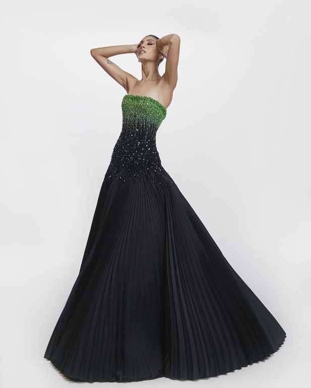 تفاصيل مبهرة في مجموعة طوني ورد من الهوت كوتور لخريف وشتاء 2021 - 2022