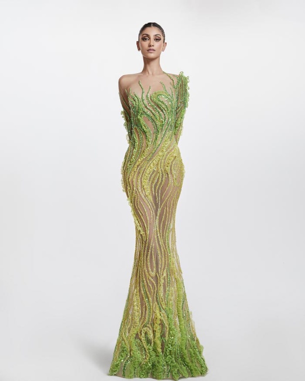 تفاصيل مبهرة في مجموعة طوني ورد من الهوت كوتور لخريف وشتاء 2021 - 2022