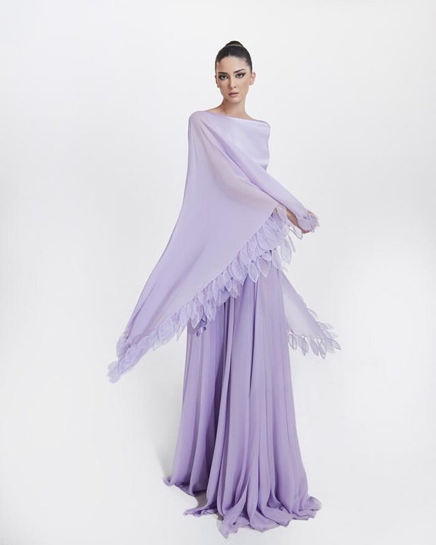 تفاصيل مبهرة في مجموعة طوني ورد من الهوت كوتور لخريف وشتاء 2021 - 2022