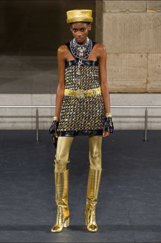 مجموعة شانيل لما قبل خريف 2019 تجمع بين الأناقة المصرية وسحر نيويورك