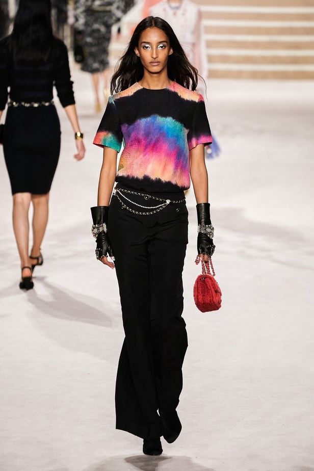 مجموعة شانيل Métiers d’Art 2020... تصاميم خالدة بلمسة عصريّة