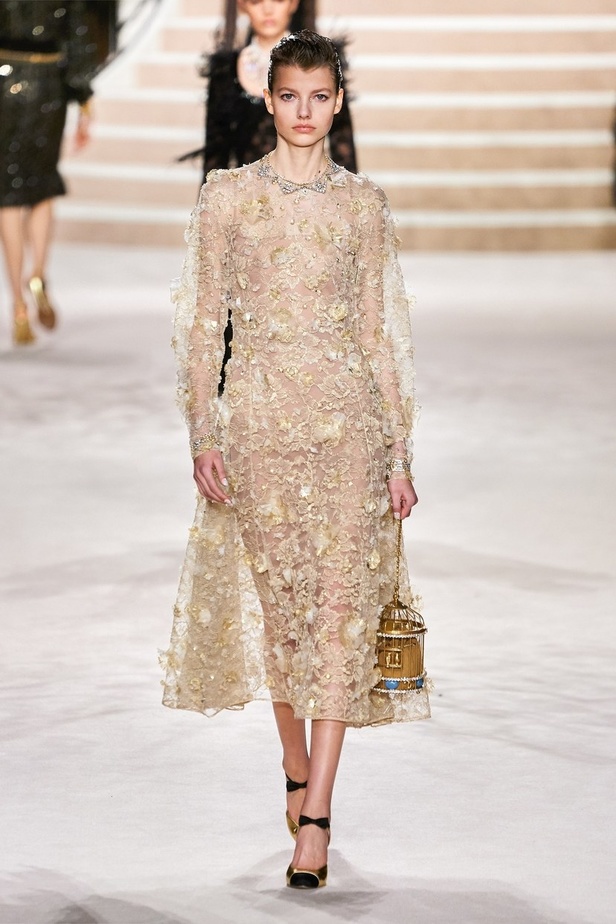 مجموعة شانيل Métiers d’Art 2020... تصاميم خالدة بلمسة عصريّة