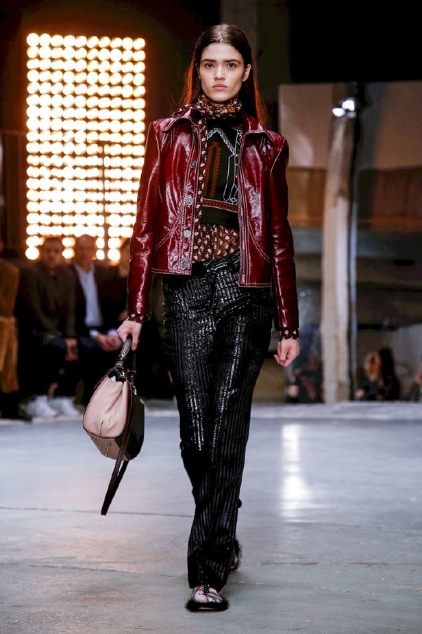 عرض ازياء جيامباتيستا فالي لموسم خريف وشتاء 2018