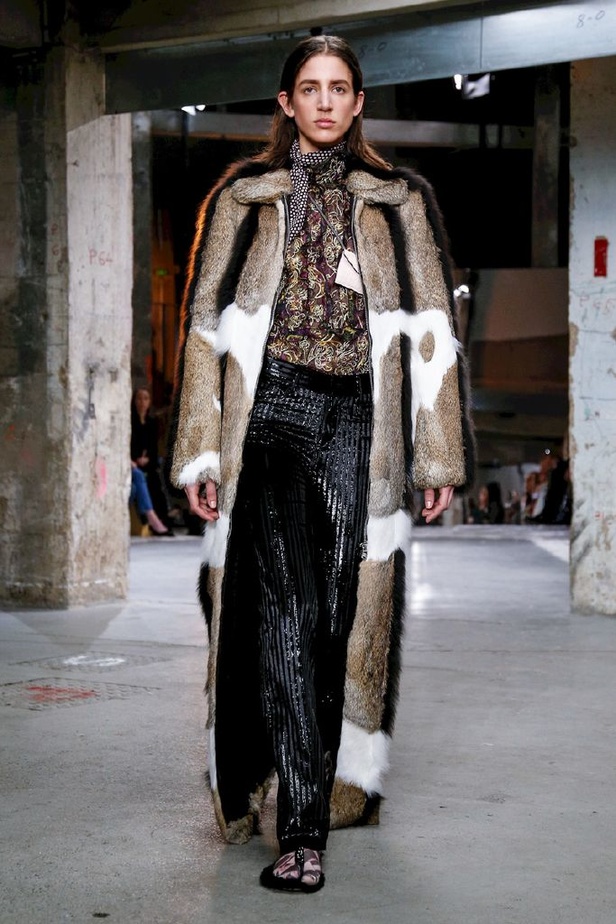 عرض ازياء جيامباتيستا فالي لموسم خريف وشتاء 2018