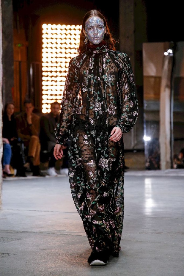 عرض ازياء جيامباتيستا فالي لموسم خريف وشتاء 2018