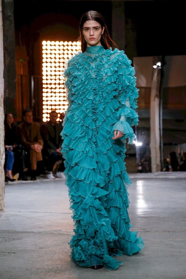 عرض ازياء جيامباتيستا فالي لموسم خريف وشتاء 2018