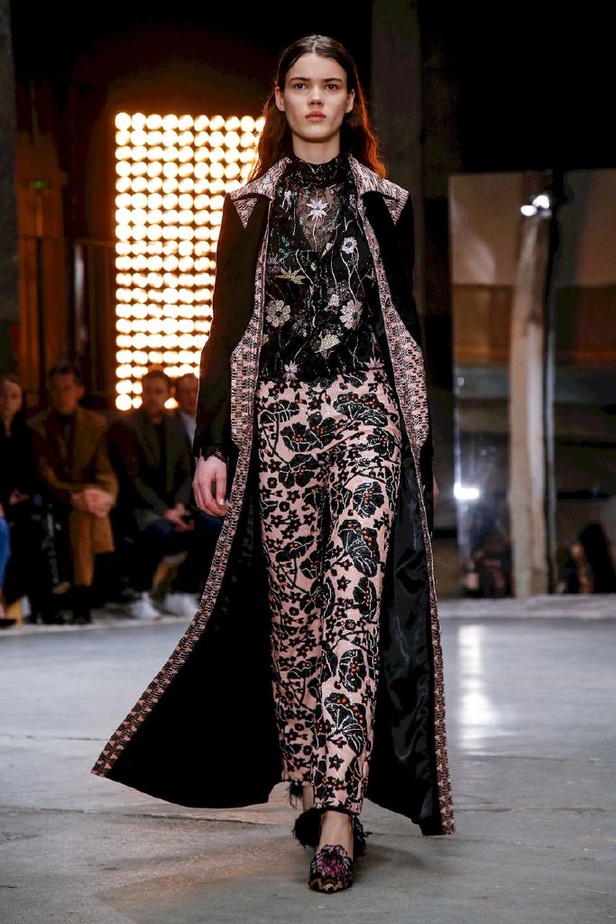 عرض ازياء جيامباتيستا فالي لموسم خريف وشتاء 2018