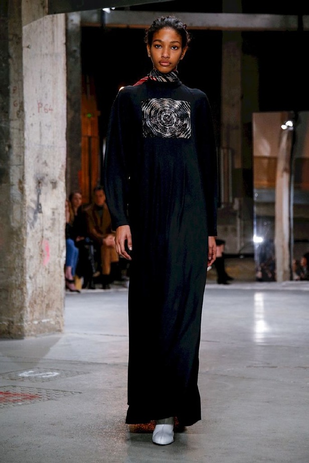 عرض ازياء جيامباتيستا فالي لموسم خريف وشتاء 2018