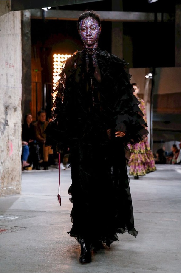 عرض ازياء جيامباتيستا فالي لموسم خريف وشتاء 2018