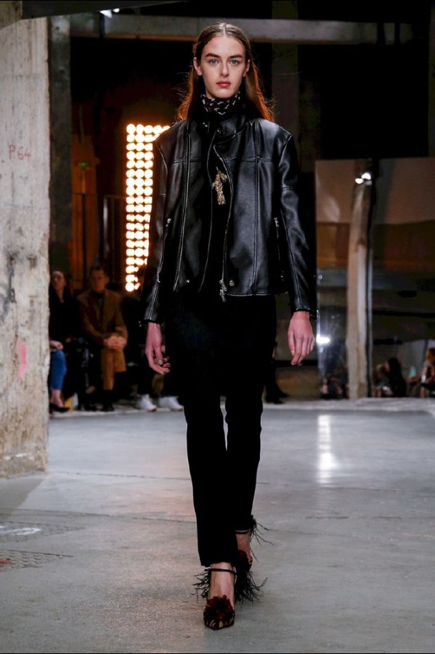 عرض ازياء جيامباتيستا فالي لموسم خريف وشتاء 2018