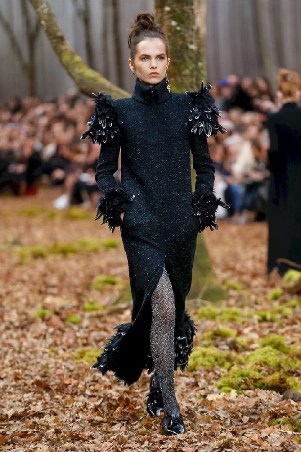 مجموعة شانيل لخريف 2018 تنقلنا الى أحضان الطبيعة الخلابة