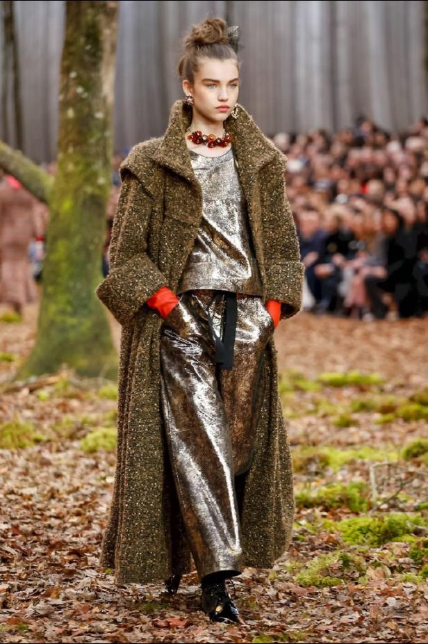 مجموعة شانيل لخريف 2018 تنقلنا الى أحضان الطبيعة الخلابة