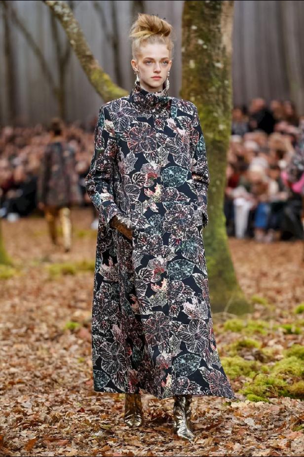 مجموعة شانيل لخريف 2018 تنقلنا الى أحضان الطبيعة الخلابة