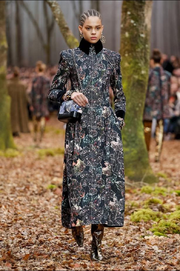 مجموعة شانيل لخريف 2018 تنقلنا الى أحضان الطبيعة الخلابة