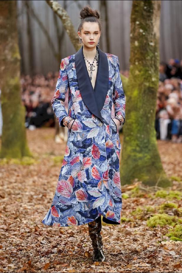 مجموعة شانيل لخريف 2018 تنقلنا الى أحضان الطبيعة الخلابة