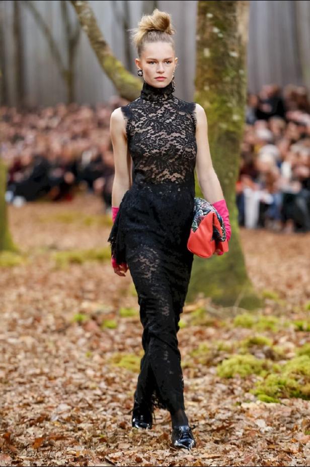 مجموعة شانيل لخريف 2018 تنقلنا الى أحضان الطبيعة الخلابة