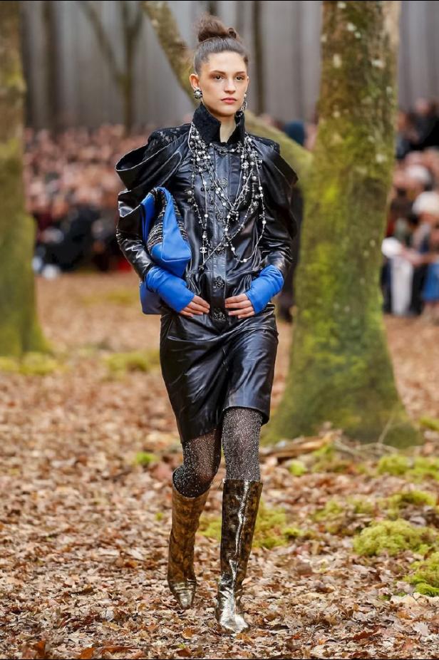 مجموعة شانيل لخريف 2018 تنقلنا الى أحضان الطبيعة الخلابة