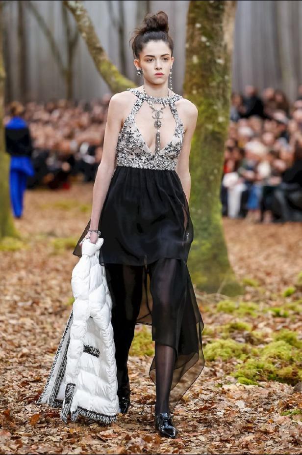 مجموعة شانيل لخريف 2018 تنقلنا الى أحضان الطبيعة الخلابة