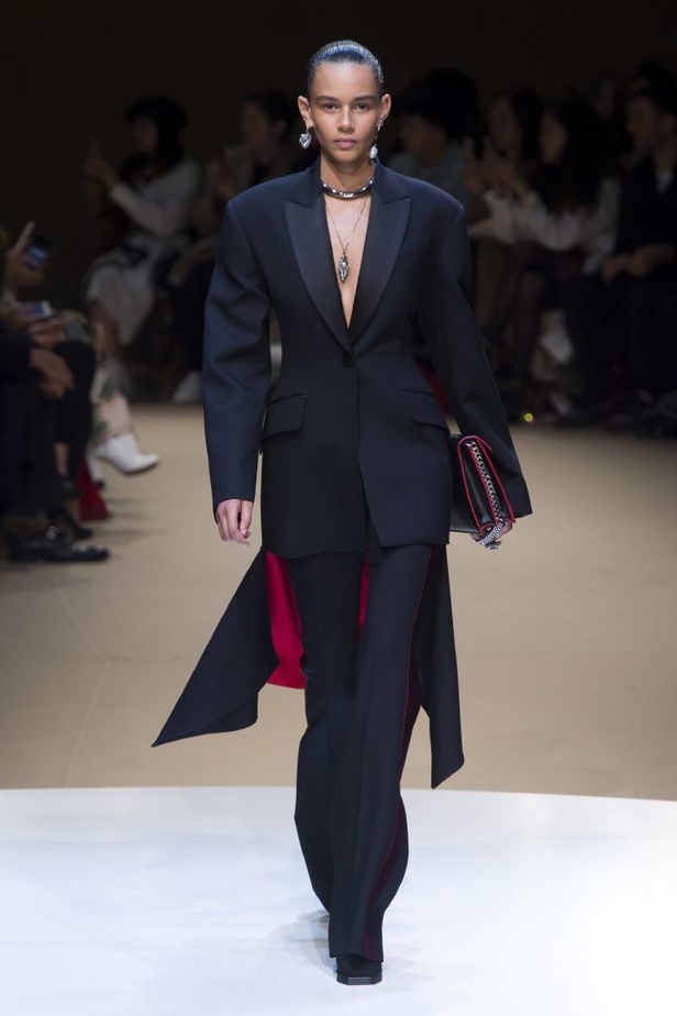 مجموعة Alexander McQueen لخريف و شتاء 2018