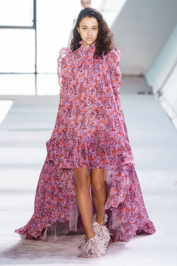 مجموعة Giambattista Valli للألبسة الجاهزة لخريف 2019