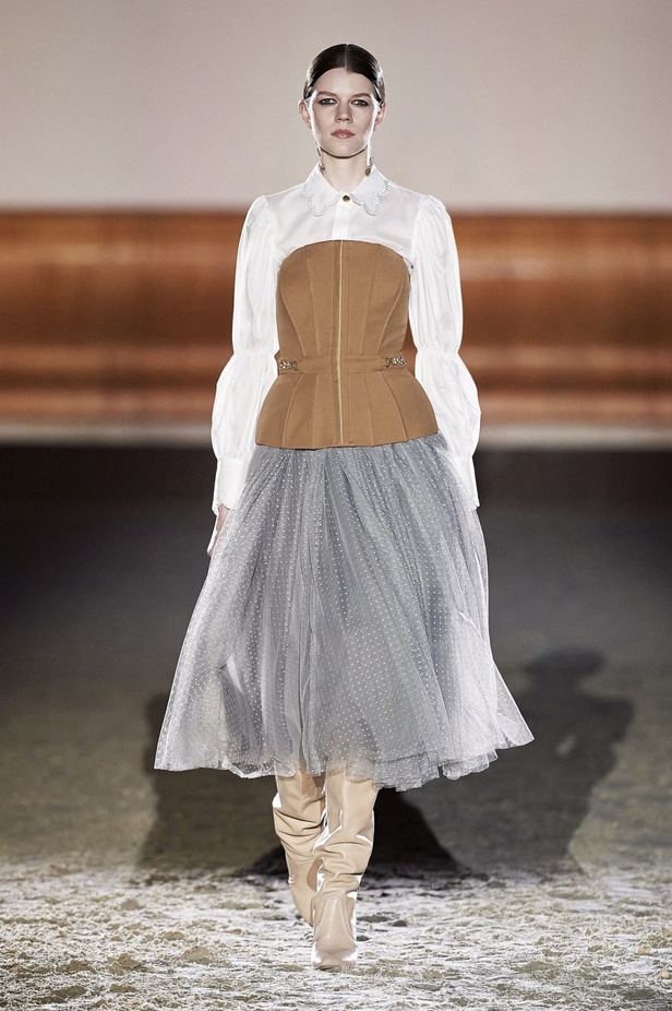 عرض ازياء مجموعة Elisabetta Franchi لخريف وشتاء 2021 من اسبوع الموضة في ميلانو