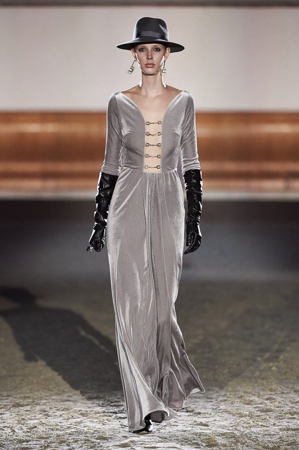 عرض ازياء مجموعة Elisabetta Franchi لخريف وشتاء 2021 من اسبوع الموضة في ميلانو
