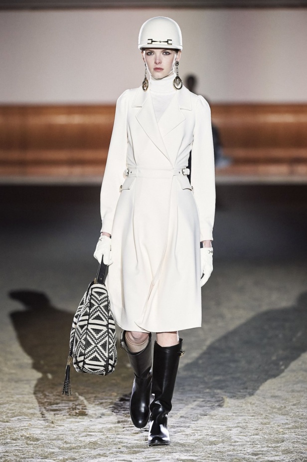 عرض ازياء مجموعة Elisabetta Franchi لخريف وشتاء 2021 من اسبوع الموضة في ميلانو