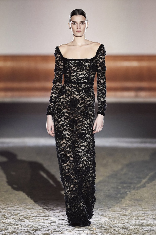 عرض ازياء مجموعة Elisabetta Franchi لخريف وشتاء 2021 من اسبوع الموضة في ميلانو