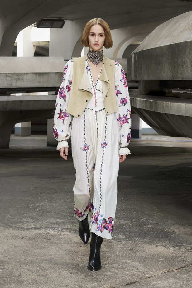 عرض أزياء دار Isabel Marant لخريف وشتاء 2021-2022