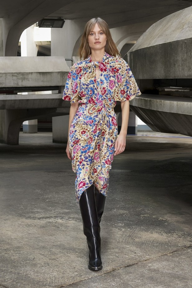 عرض أزياء دار Isabel Marant لخريف وشتاء 2021-2022