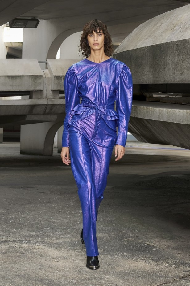 عرض أزياء دار Isabel Marant لخريف وشتاء 2021-2022