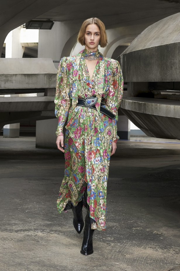عرض أزياء دار Isabel Marant لخريف وشتاء 2021-2022