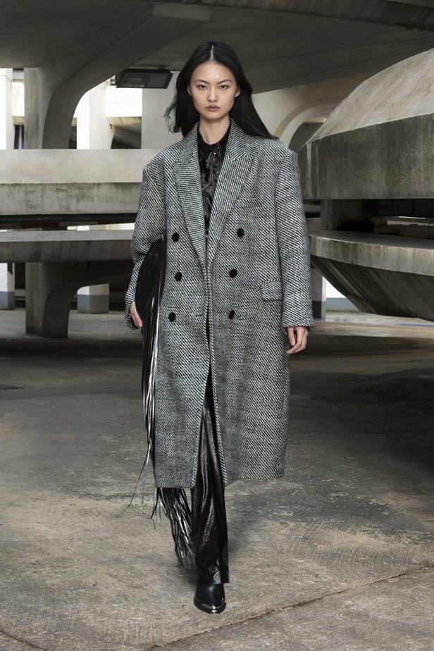 عرض أزياء دار Isabel Marant لخريف وشتاء 2021-2022