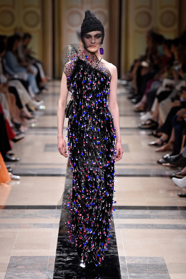 مجموعة Giorgio Armani Prive للأزياء الراقية لشتاء 2018 !