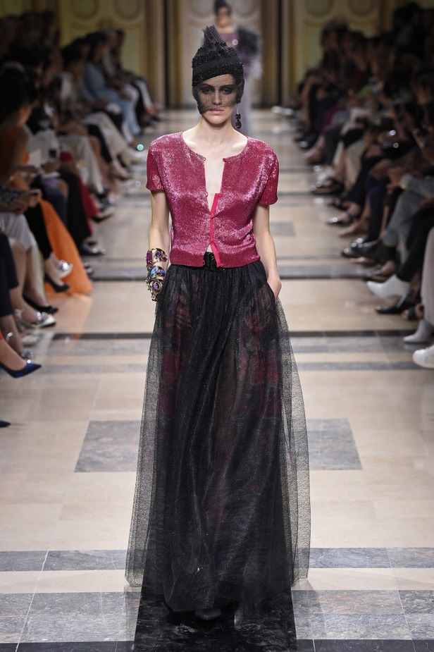 مجموعة Giorgio Armani Prive للأزياء الراقية لشتاء 2018 !