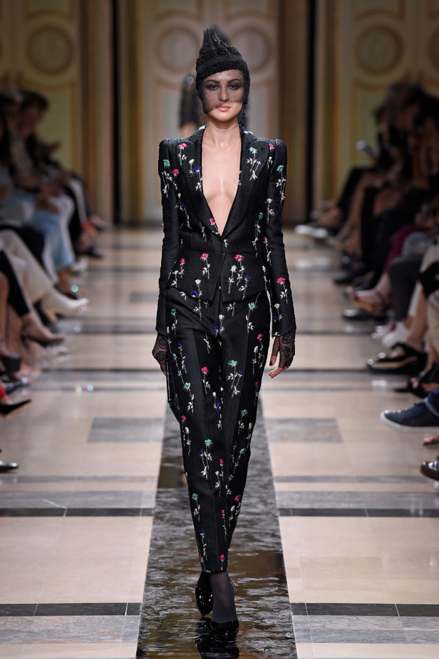 مجموعة Giorgio Armani Prive للأزياء الراقية لشتاء 2018 !