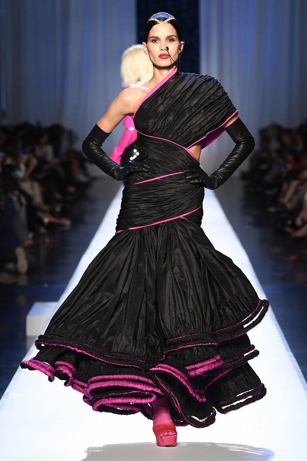 مجموعة "جان بول غوتييه" للهوت كوتور لخريف 2017