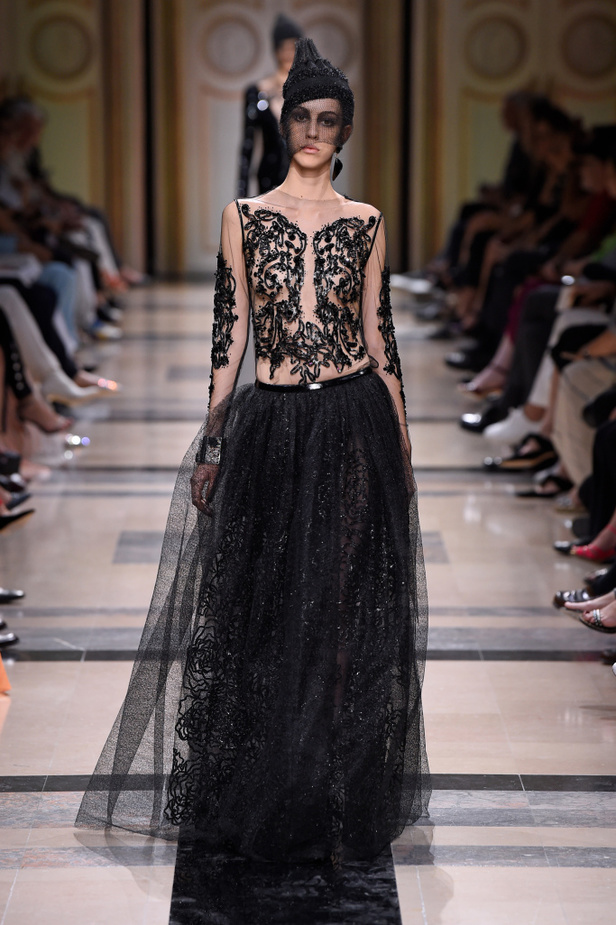 مجموعة Giorgio Armani Prive للأزياء الراقية لشتاء 2018 !