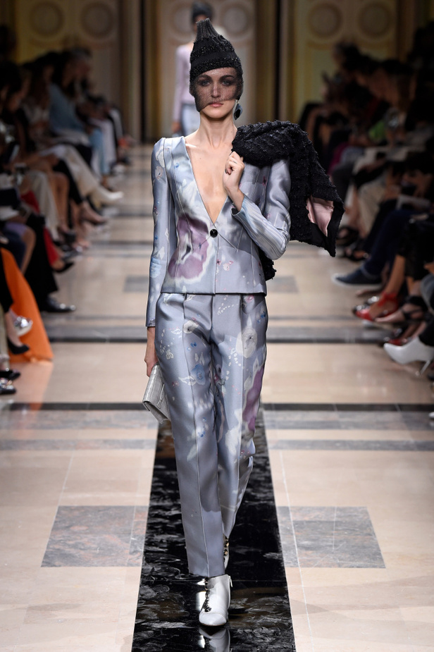 مجموعة Giorgio Armani Prive للأزياء الراقية لشتاء 2018 !