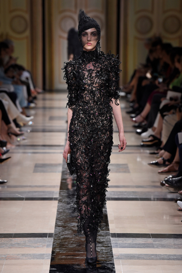 مجموعة Giorgio Armani Prive للأزياء الراقية لشتاء 2018 !