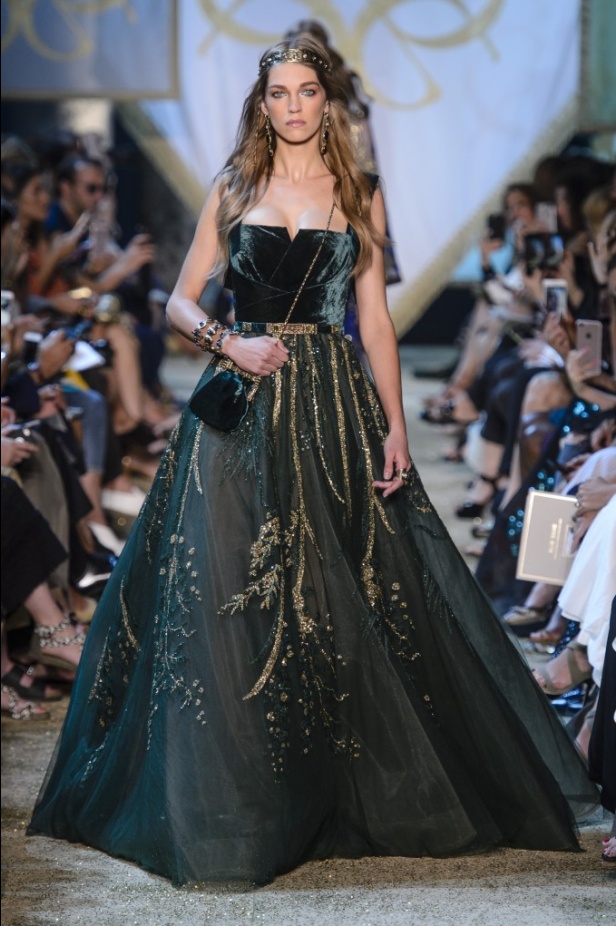 مجموعة ايلي صعب الملكية ضمن أسبوع الموضة في باريس 