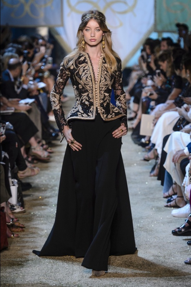 مجموعة ايلي صعب الملكية ضمن أسبوع الموضة في باريس 