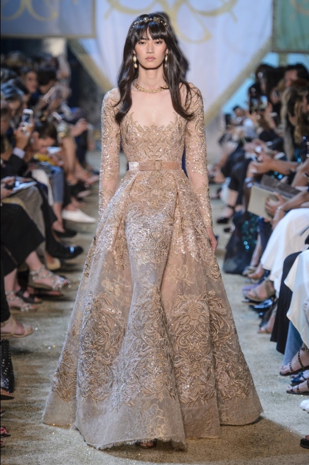 مجموعة ايلي صعب الملكية ضمن أسبوع الموضة في باريس 