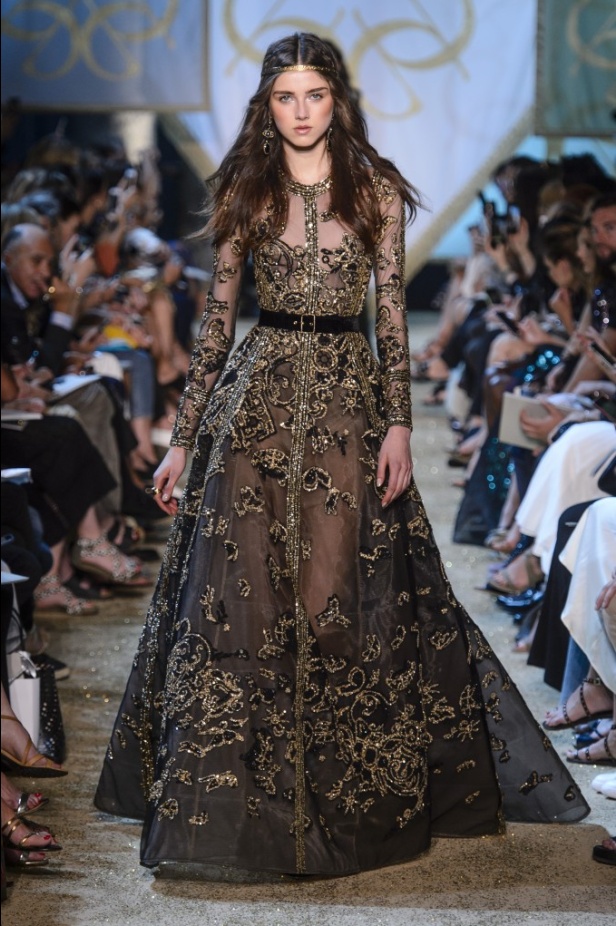 مجموعة ايلي صعب الملكية ضمن أسبوع الموضة في باريس 
