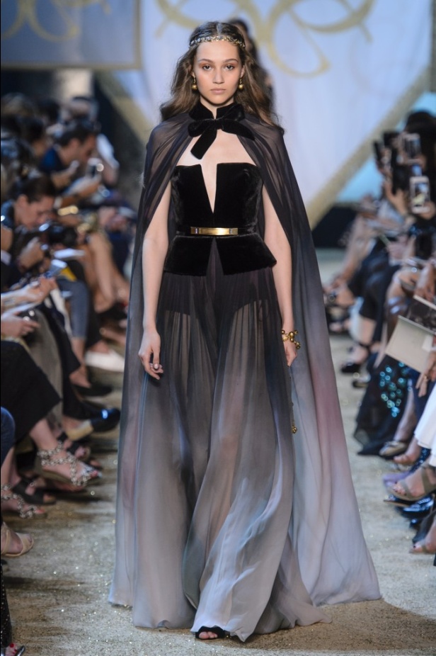 مجموعة ايلي صعب الملكية ضمن أسبوع الموضة في باريس 