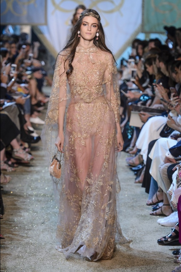 مجموعة ايلي صعب الملكية ضمن أسبوع الموضة في باريس 