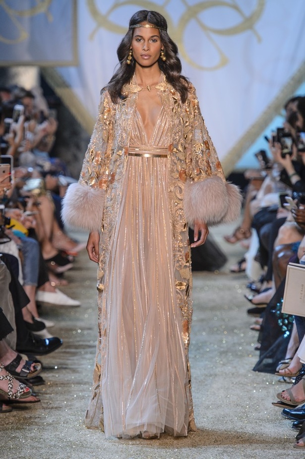 مجموعة ايلي صعب الملكية ضمن أسبوع الموضة في باريس 